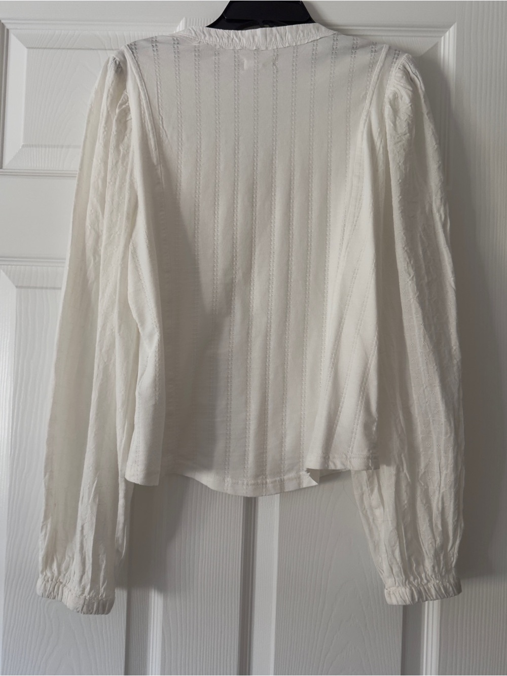 Women's Ivory Ruched Button-Front Top - Picture 3 of 9